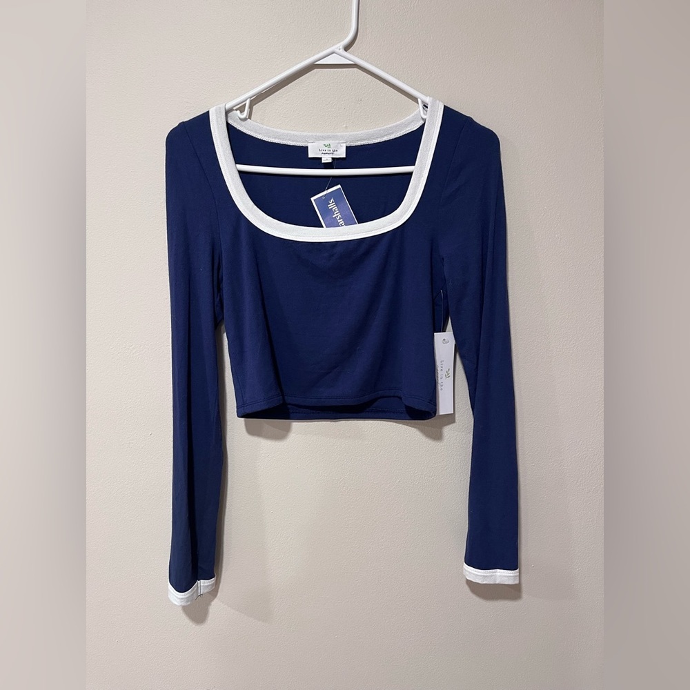 Live in The Moment Long Sleeved Crop Top - Size Large